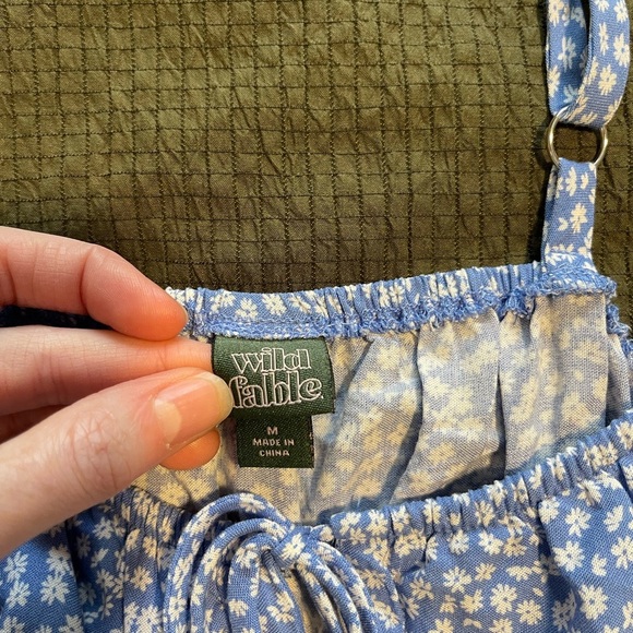 Wild Fable Blue daisy Floral Women's ruched tank Top - Picture 4 of 4